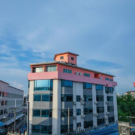 Merry Inn Suites Pattaya Extérieur photo